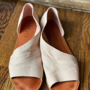 1. State Dark Cream/Light Tan With Hint of Pink Soft Leather Celvin Flat Sandal